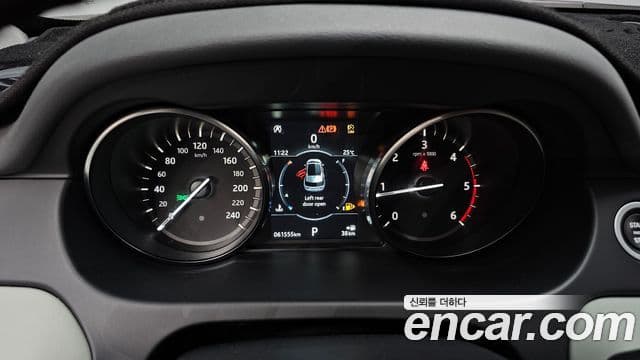 Land Rover Discovery Sport 2018 — Şəkil 8/20