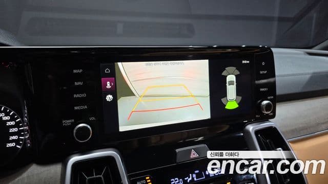 Kia Sorento 2023 — Şəkil 16/20