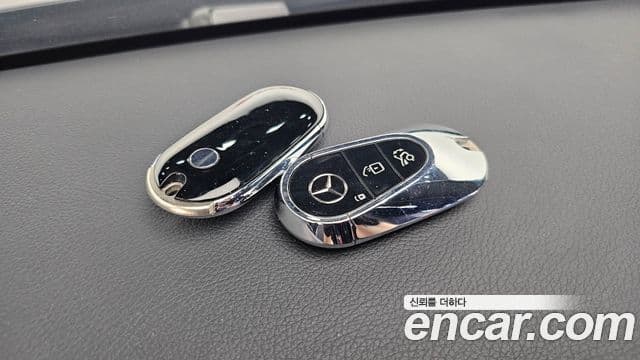 Mercedes-Benz S-Class 2024 — Photo 19/34