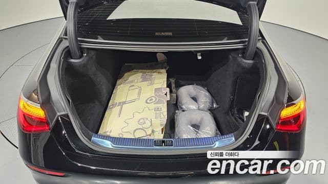Mercedes-Benz S-Class 2024 — Photo 34/34