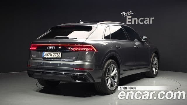 Audi Q7 2022 — Фото 2/20
