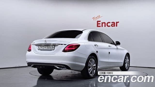 Mercedes-Benz C-Class 2020 — ფოტო 2/20