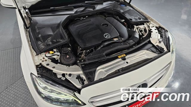 Mercedes-Benz C-Class 2020 — ფოტო 6/20