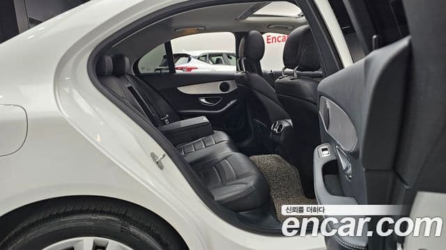 Mercedes-Benz C-Class 2020 — ფოტო 11/20