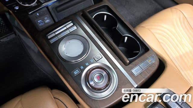 Genesis Electrified G80 2020 — ფოტო 8/20