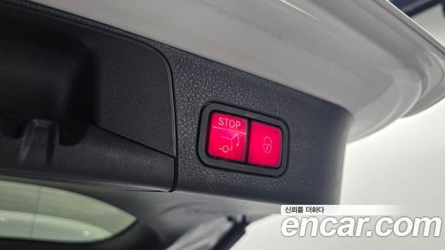 Mercedes-Benz GLB-Class 2021 — Şəkil 18/20