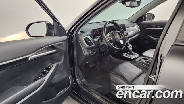 Kia Seltos 2023 — Şəkil 10/20