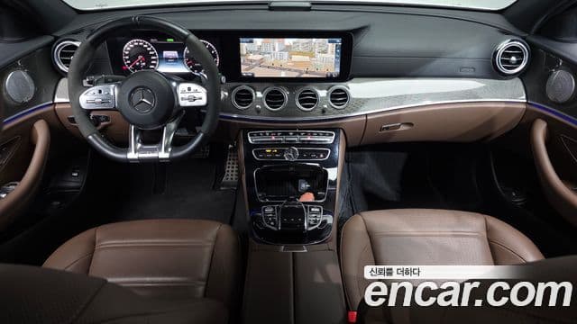 Mercedes-Benz E-Class 2019 — ფოტო 7/20