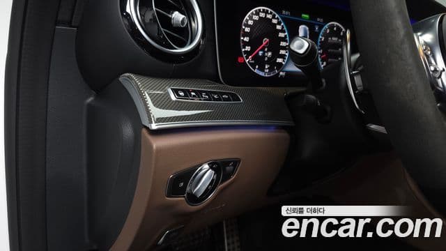 Mercedes-Benz E-Class 2019 — Photo 20/35