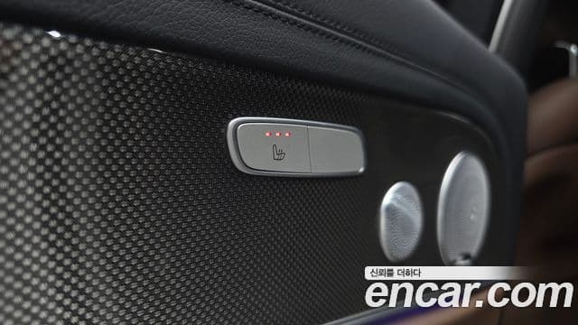 Mercedes-Benz E-Class 2019 — Photo 6/35