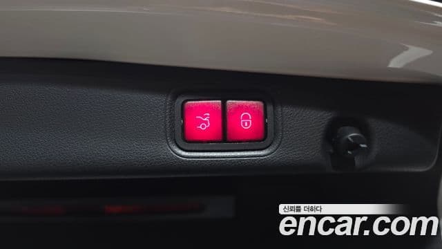 Mercedes-Benz E-Class 2019 — Photo 19/35