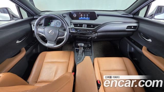 Lexus UX250h 2019 — Photo 5/20