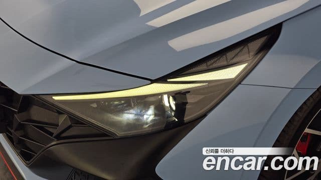 Hyundai The New Avante Hybrid 2021 — Photo 9/35