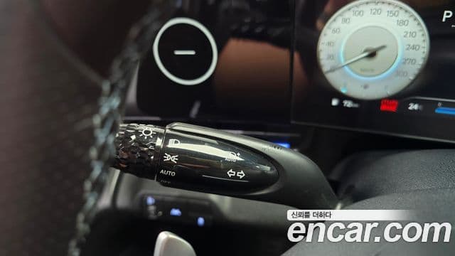 Hyundai The New Avante Hybrid 2021 — Photo 17/35