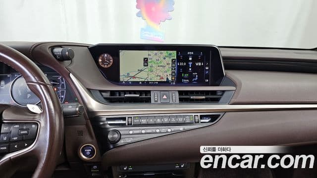 Lexus ES300h 2019 — Şəkil 14/20