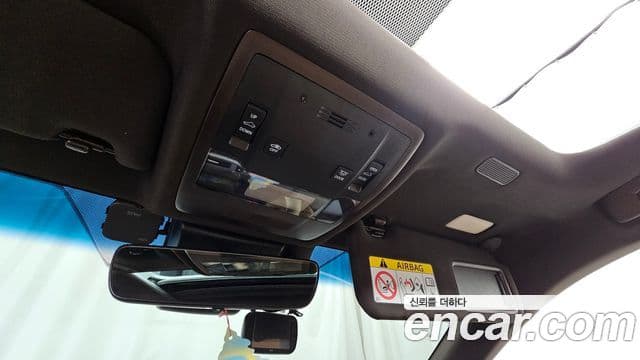 Lexus ES300h 2019 — Photo 28/32