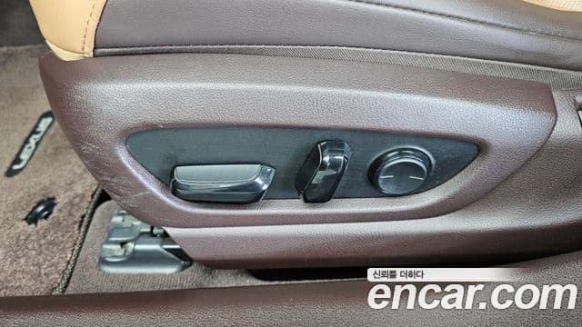 Lexus ES300h 2019 — Photo 20/32