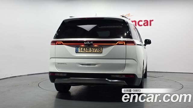 Kia Carnival 2023 — ფოტო 4/20