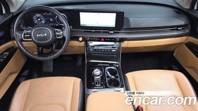 Kia Carnival 2023 — ფოტო 7/20