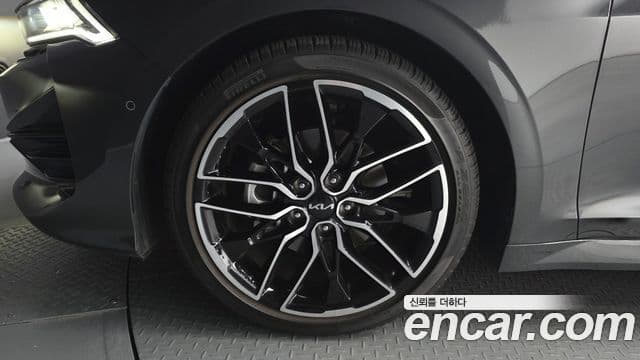 Kia K5 2021 — ფოტო 5/20