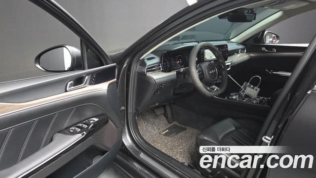 Kia K5 2021 — ფოტო 10/20