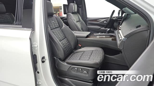 Cadillac Escalade 2021 — Photo 23/36