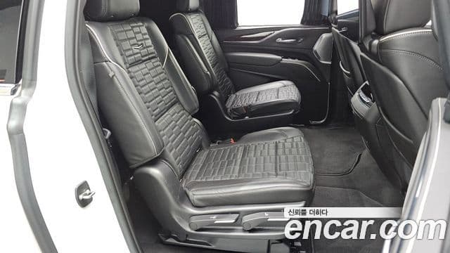 Cadillac Escalade 2021 — Photo 1/36