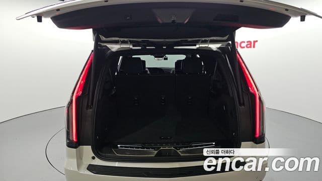 Cadillac Escalade 2021 — Photo 15/36