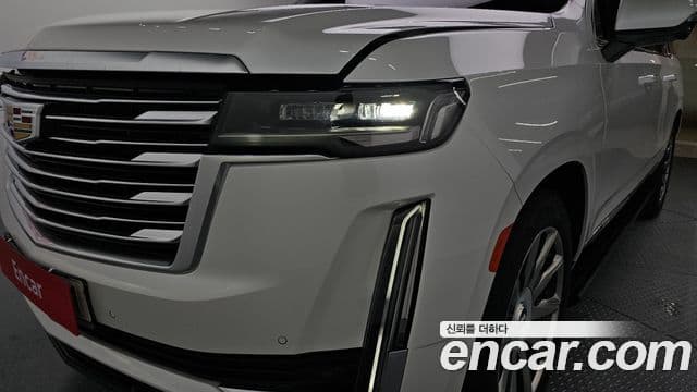 Cadillac Escalade 2021 — Photo 18/36