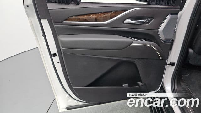 Cadillac Escalade 2021 — Photo 16/36