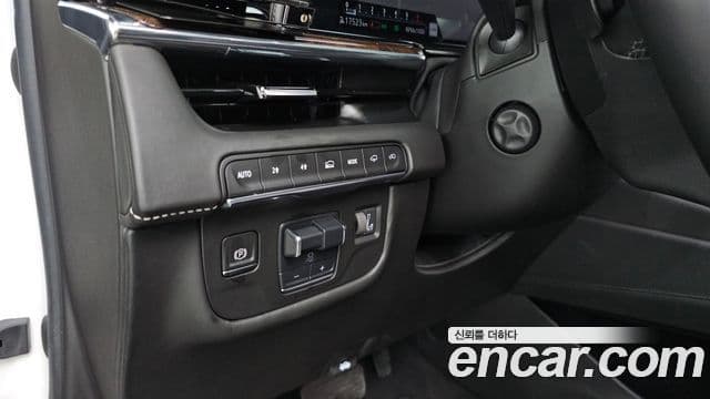 Cadillac Escalade 2021 — Photo 26/36