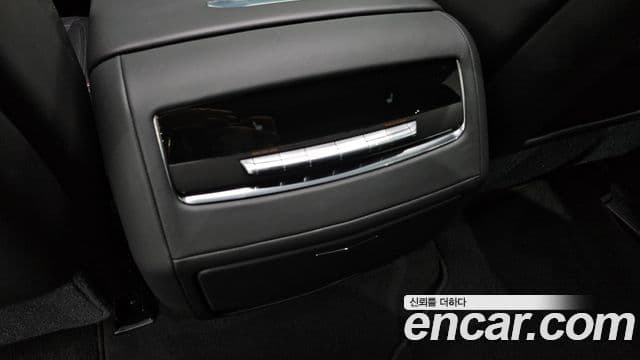 Cadillac Escalade 2021 — Photo 19/36