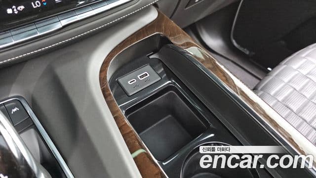 Cadillac Escalade 2021 — Photo 6/36