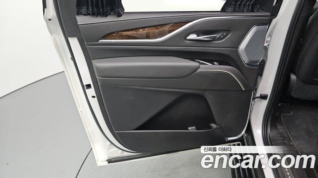 Cadillac Escalade 2021 — Photo 20/36