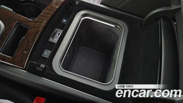 Cadillac Escalade 2021 — Photo 8/36