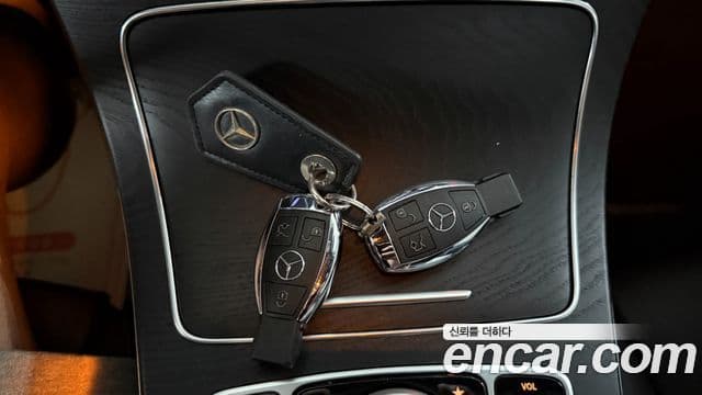 Mercedes-Benz GLC-Class 2019 — Şəkil 18/20