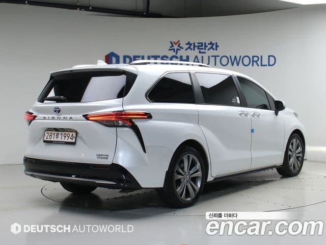 Toyota Sienna 2024 — ფოტო 1/20