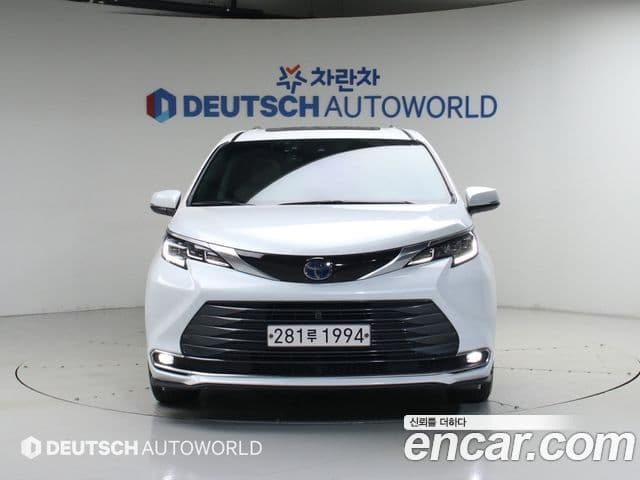 Toyota Sienna 2024 — ფოტო 2/20