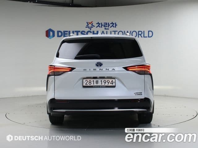 Toyota Sienna 2024 — ფოტო 3/20