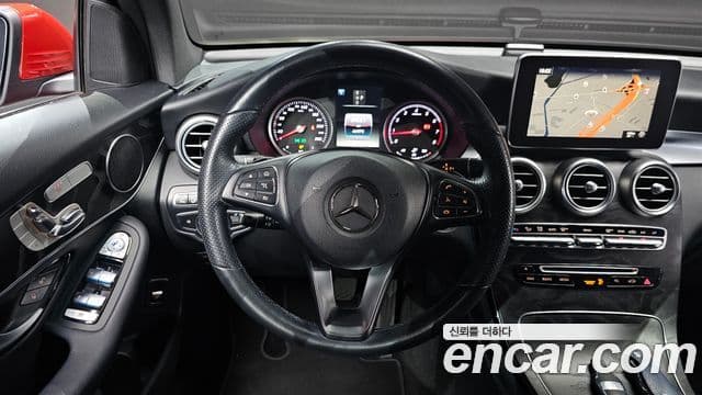 Mercedes-Benz GLC-Class 2019 — ფოტო 13/20