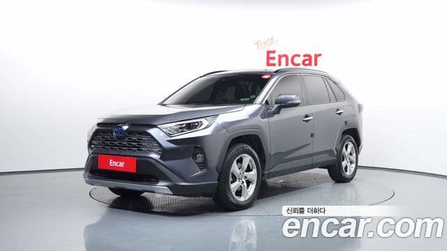 Toyota RAV4 2019 — ფოტო 1/20