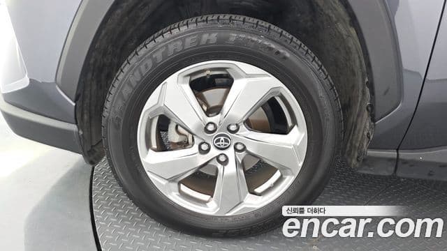 Toyota RAV4 2019 — ფოტო 5/20
