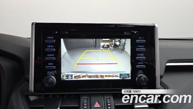 Toyota RAV4 2019 — ფოტო 15/20