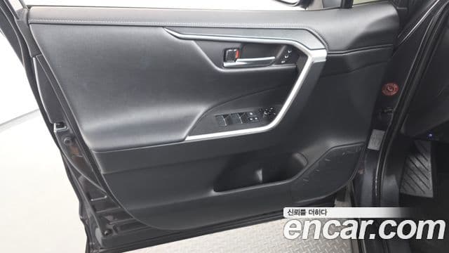 Toyota RAV4 2019 — Photo 19/34