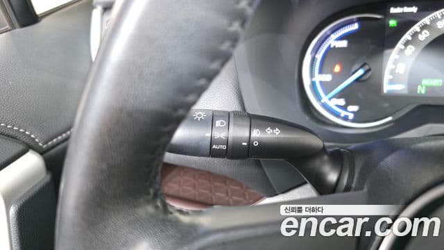 Toyota RAV4 2019 — Photo 29/34