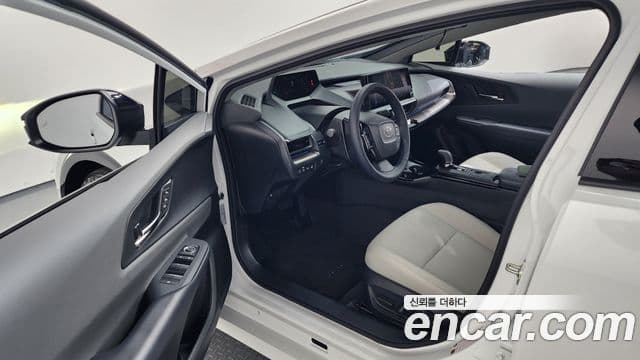Toyota Prius 2025 — Фото 10/20