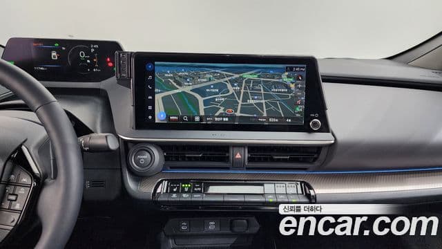 Toyota Prius 2025 — Фото 12/20