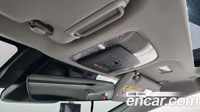 Toyota Prius 2025 — Фото 19/20