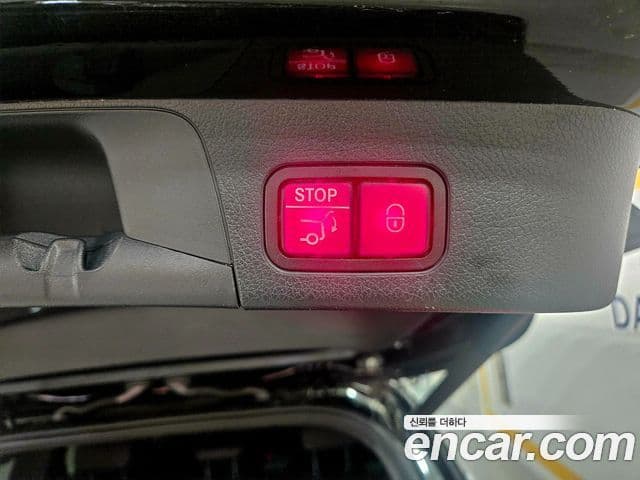 Mercedes-Benz GLB-Class 2020 — ფოტო 18/20