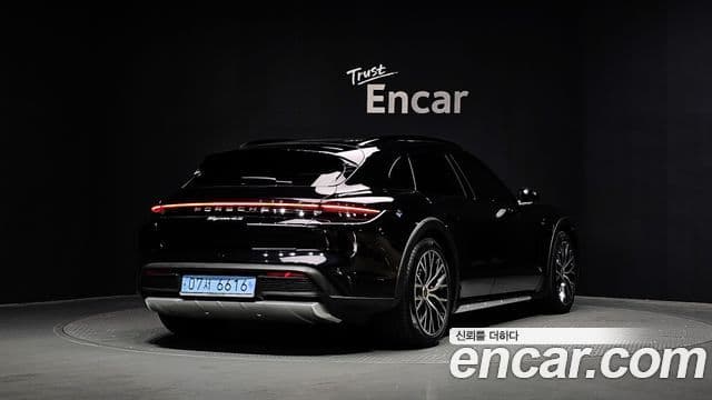 Porsche Taycan 2023 — Photo 11/34